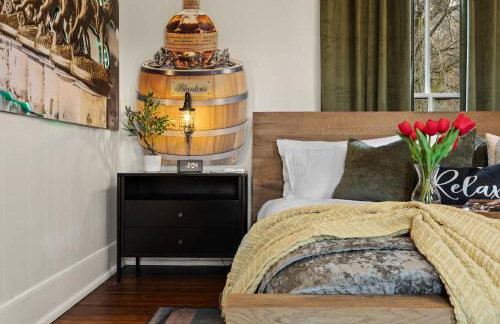 Bourbon-themed home w arcade & hot tub for groups - Foto 32