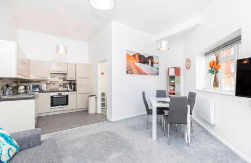 PRINCES COURT by BOURNECOAST- Holiday Apartment with Patio Garden, Parking and WIFI - FM8455 - Foto 8