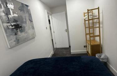 Spacious 4 Bed 4 Bath Stay with Free Parking - Foto 9