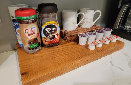 Spacious 3 bedroom unit with backyard and parking just 10 minutes from Rodeo Dr and attractions! - Photo 17