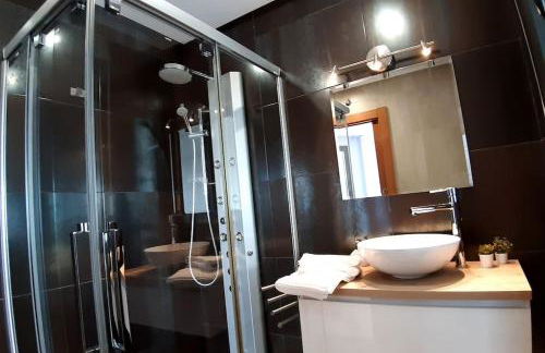 LUXEinBurgos Atico con Vistas Espectaculares - Foto 5