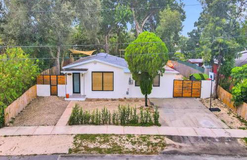 Lakefront Villa with Heated Pool Kayaks and Outdoor Fun - Foto 39