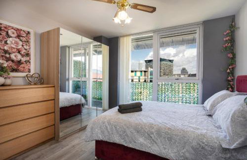 Vista Verde - Luxury City Penthouse 2BR - Sleeps up to 6 - Parking - Photo 33