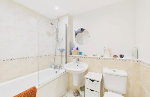 Penryn Quayside Apartment – 1-bed, Fully Equipped Waterside base - Foto 8