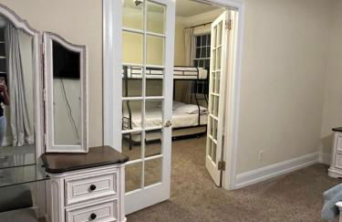 Beautiful River front home with private pool - Foto 16