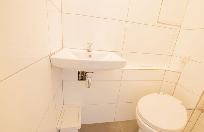 Spacious House - Photo 67