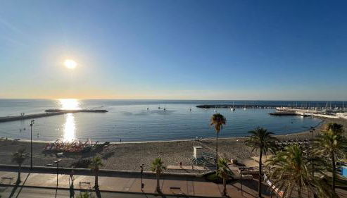 Amazing Beachfront Views - 3 Bedrooms Apartment - Foto 4