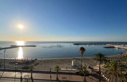 Amazing Beachfront Views - 3 Bedrooms Apartment - Foto 4