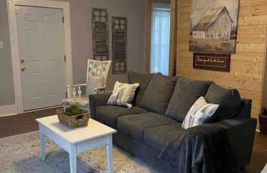 Farmhouse with game room, fire pit and creek - Foto 25