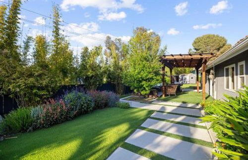 Modern Oceanside Stay with Yard & Laidback Vibes - Foto 25