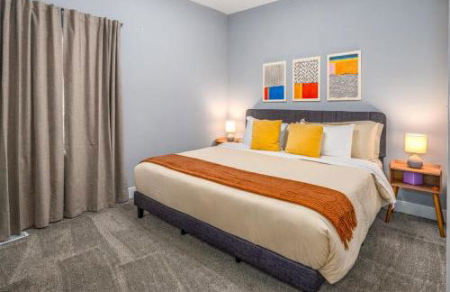 Prime Walnut Hills, 5min to UC, Lux King Beds, Sleep 6ppl, Smart TVs - Foto 14