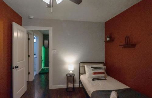 Botanical Oasis near Riverwalk - Sleeps 12 - Foto 25