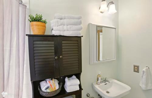 Coastal Place - BEST location in Downtown! - Photo 20