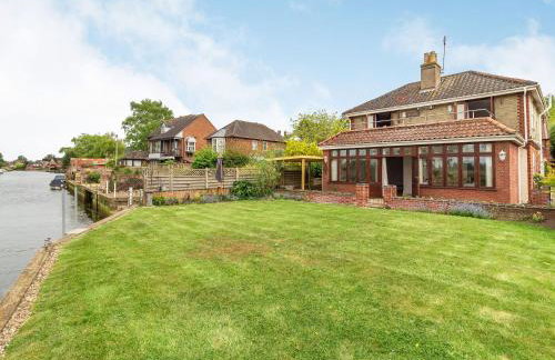 Riversdelle - Photo 1