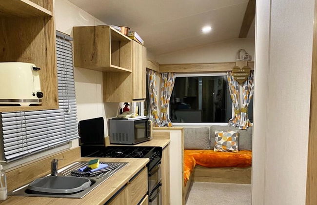 Lovely 2-bed Chalet in Prestatyn - Photo 8