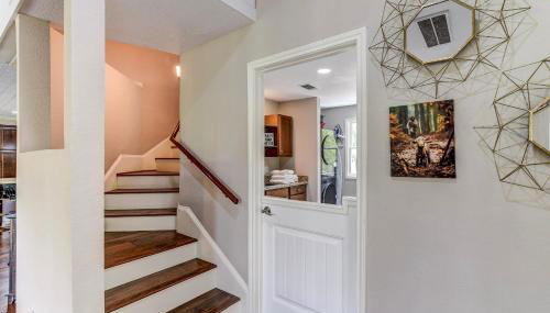 The San Bernard River waterfront provides private access to a spa, boat ramp, and jet skiing - Foto 5