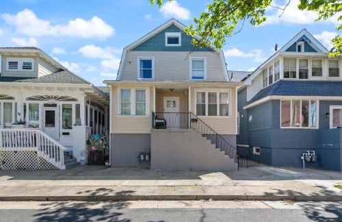 Dazzling Bungalow within 2 Blocks of Beach - Foto 4