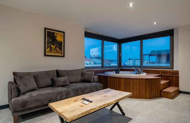 Eluxio Suite Hotel - Photo 64