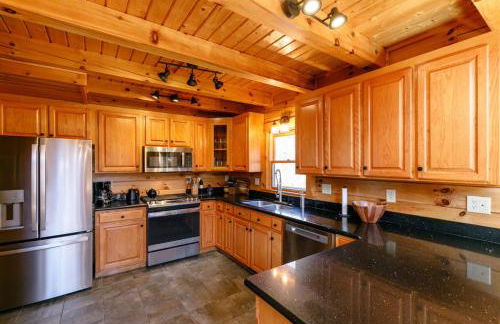 Unique Mountain Cabin Retreat with Hot Tub and View - Foto 11