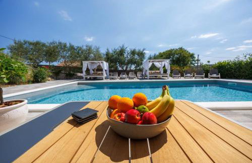 Villa Valentina - Luxurious holiday for 9 people with xxl pool and whirpool - Foto 2