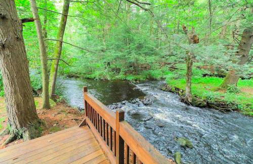 Traditional Wooden Cabin Rental in the Poconos, Pennsylvania - Foto 12