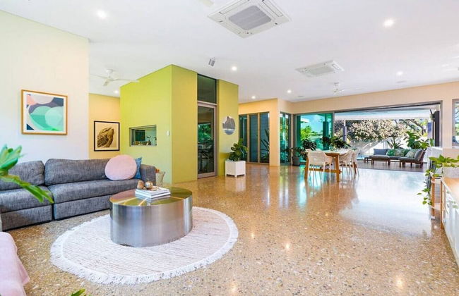 ZENLUX - 5BR Holiday Home with Pool - Foto 10