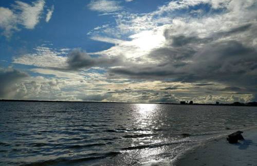 Sunset Harbor Palms - Mason Beach Retreat - Photo 10