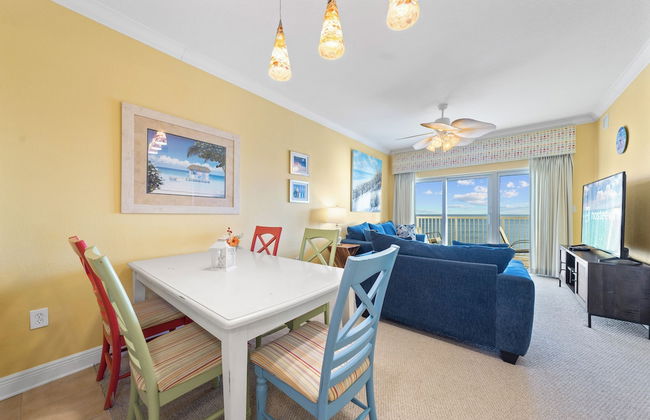 Crystal Tower Comfort Condos by Hosteeva - Photo 36