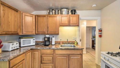 Cozy Unit with Patio Walk to Dining, Lake Elkhart! - Foto 2