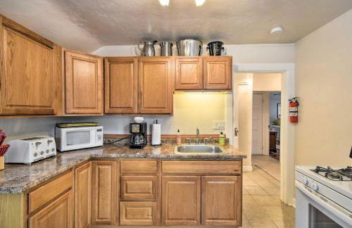 Cozy Unit with Patio Walk to Dining, Lake Elkhart! - Foto 2