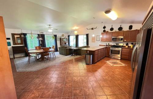 Cozy Palmer Retreat with Steam Sauna and Playground - Foto 9