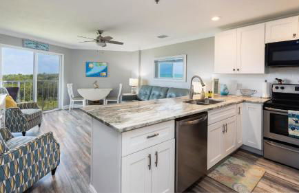 Sea View and Sunrise Top Floor Ocean Pointe 2412 - Foto 7