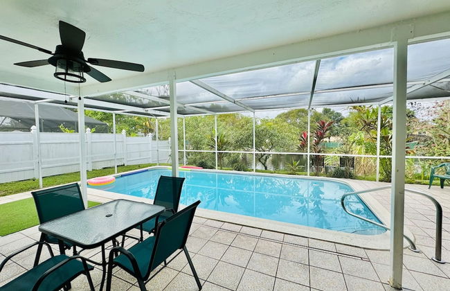 Riverfront King Bed Pool Nearby Beach - Foto 37