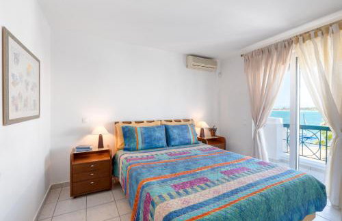 Beachfront Modern Apartment - Photo 15