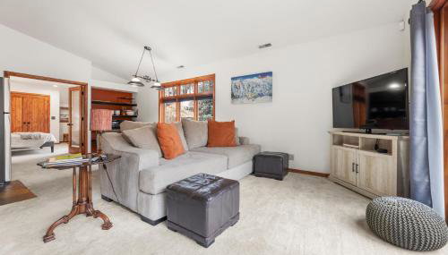 Spacious 5 Bed Retreat, Walk to Lifts and Main - Foto 5