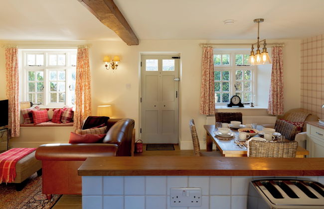 Jasmine Cottage-2BD in Heart of Bourton - Photo 58