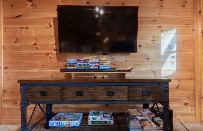 Luxury 4200 Sqft Log Cabin on 50 Acres Sleeps 16 - Foto 48