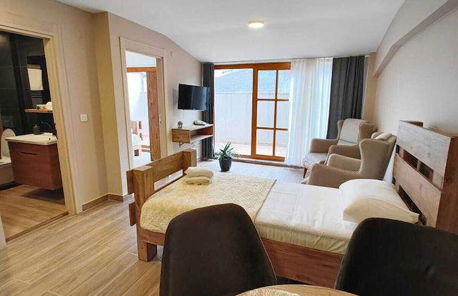 Hotel Majestik - Photo 27