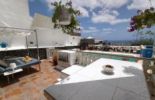 ALOELUX VILLA 2 ! - Private Villa with POOL , 2 jacuzzis, cinema, Balinese bed, wonderful view, art desing villa - Foto 42