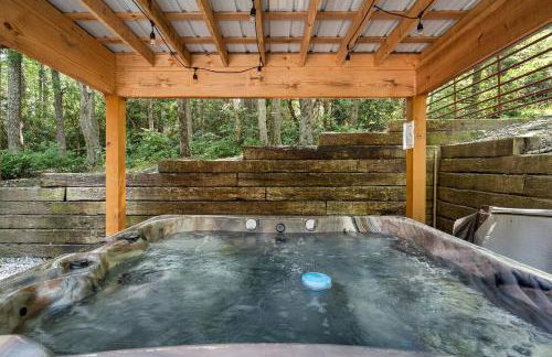 Linville Gorge Cottage with Hot Tub - Photo 4