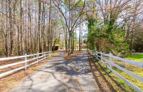 BloomingFarmsStay,Sleeps 9,GameRoom,FirePit,Grill - Foto 34