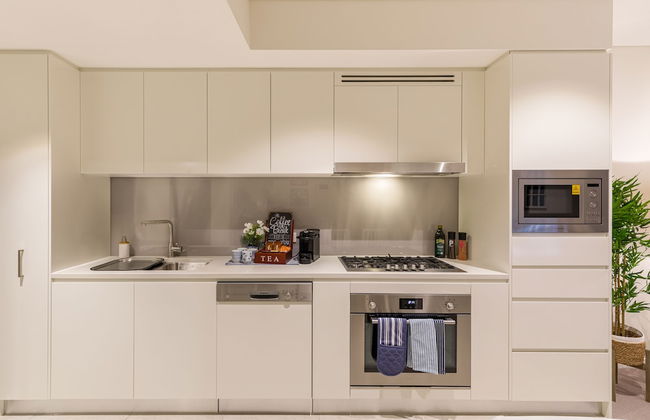 Hamptons Retreat on Level 77 Skytower - Photo 9