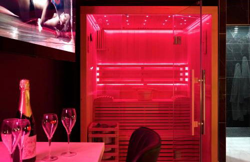 L'Amoria - Suite Romantique moderne avec Jacuzzi & Sauna - Foto 19