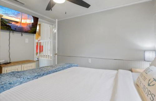 Beautiful Lake Front Home with Private Dock In Lick Branch Cove - Foto 19