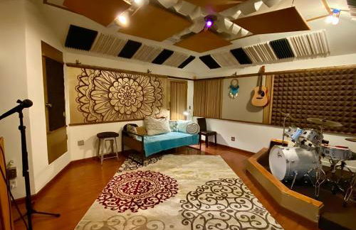 Oasis with pool and music studio by BENVENU - Foto 41