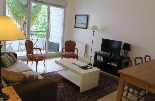 Appartement confortable calme avec terrasse proche métro - accueil personnel - Foto 1