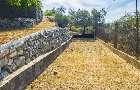 Three-Bedroom Apartment In Ostrvica - Photo 12