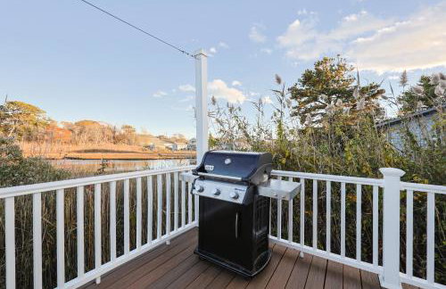 Waterfront Escape HotTub, Pets OK, Pool Table - Foto 12