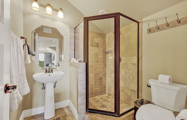 Luxurious Hill Country Retreat With Pool and Firepit! - Photo 29