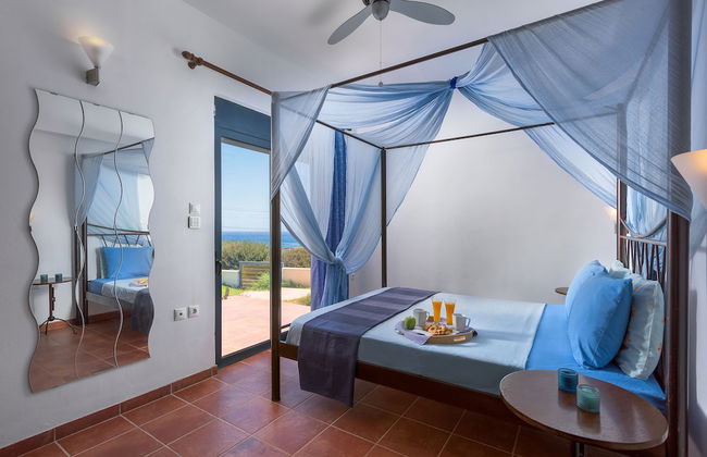 Cristelia Luxury Sea Front & Pool Villa - Foto 5